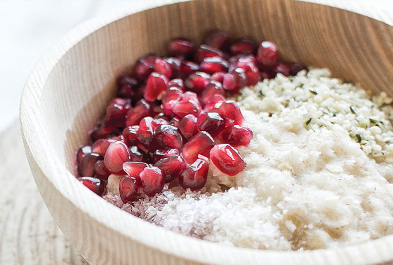 Hemp hearts breakfast bowl